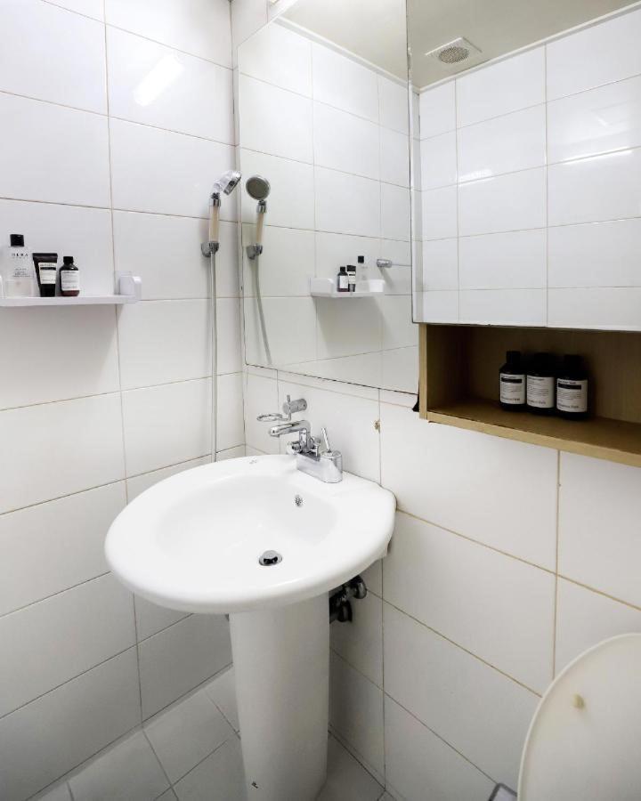 Modern 2 Bedroom 2 Bed 1-bathroom For Rent In Gangnam Seou Apartment