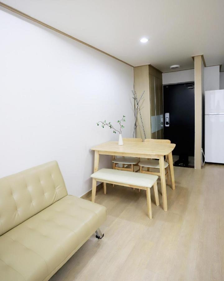 Modern 2 Bedroom 2 Bed 1-bathroom For Rent In Gangnam Seou